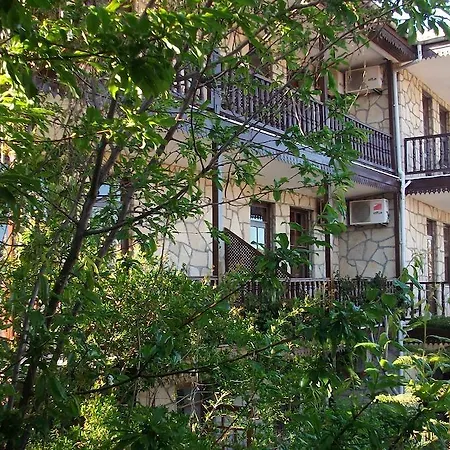 Hotel Ilhan 2*