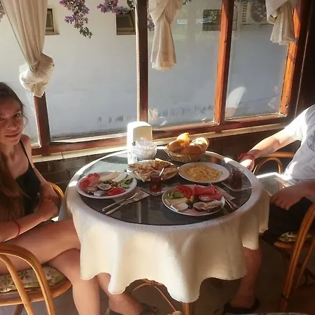 Ilhan Hotel Side