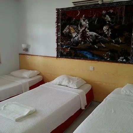 Ilhan Hotel 2*